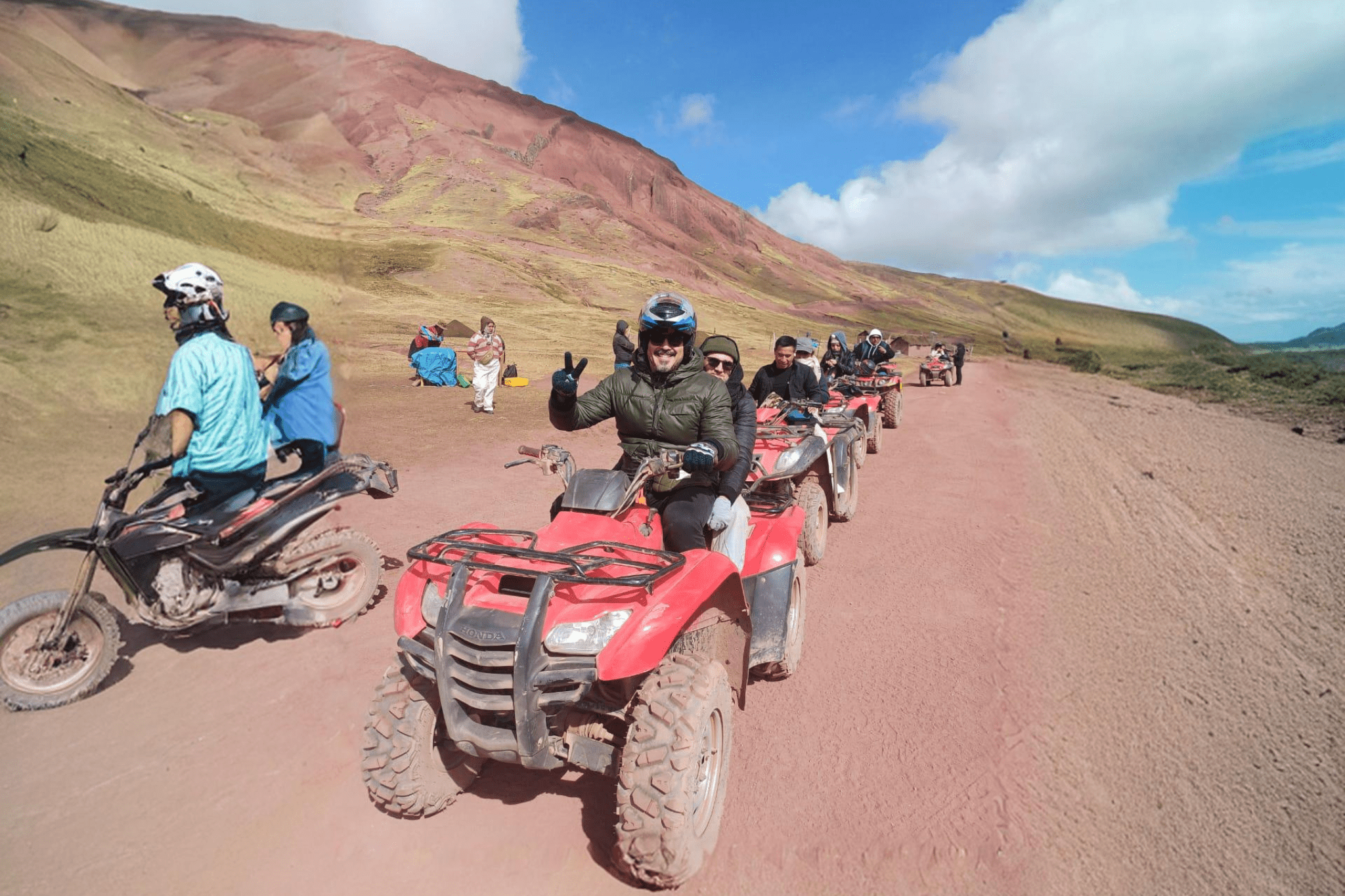 tours en cusco cuatrimotos montaña arcoiris